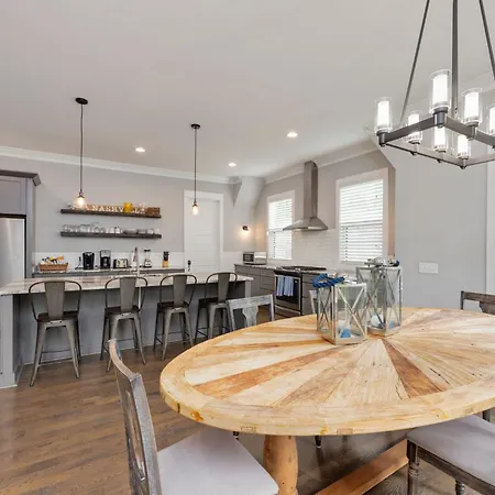 Holiday home 7 Minutes From Broadway, Entire Nashville