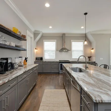 7 Minutes From Broadway, Entire Nashville