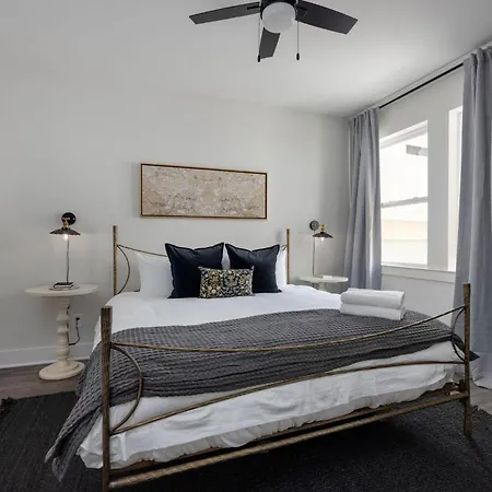 - 5621 Lenox Ave Unit 1-5 - Combo Holiday home