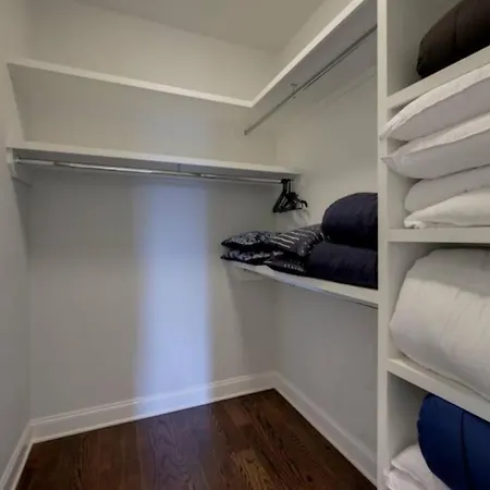 Holiday home Weho Home, Geodis Park, Private Movie Theater! 10min To Broadway! Sleeps 10! *