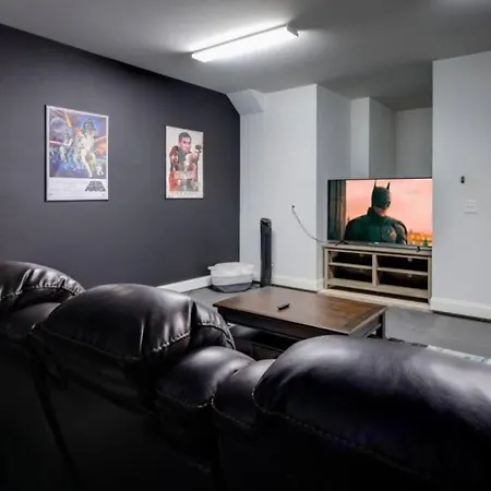 Weho Home, Geodis Park, Private Movie Theater! 10min To Broadway! Sleeps 10! * Nashville