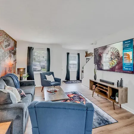 East Nash 12 Mins To Broadway Sleeps 6 *