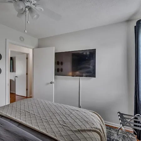 Villa East Nash 12 Mins To Broadway Sleeps 6 *