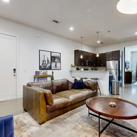 Lofts At 30th - Urban Row Apartment *