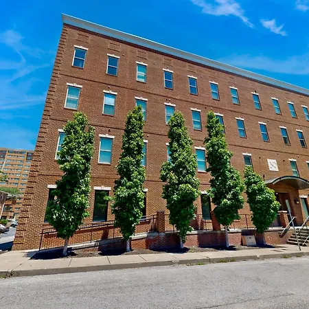 Lofts At 30th - Urban Row