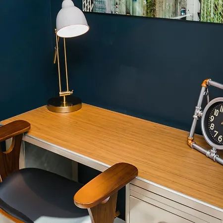 Holiday home Mid Century Modern Downtown 30+ Night Min *