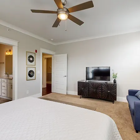 3100 Belwood St - #301 *
