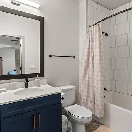 Luxury Apt, Min To Dt, Gym, Pool