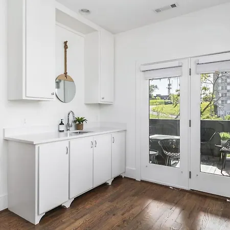Holiday home Walk To Belmont, 12 South With Private Patio And Garage *