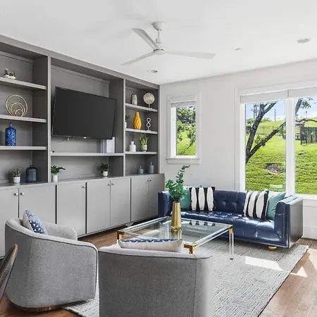 Walk To Belmont, 12 South With Private Patio And Garage Holiday home Nashville