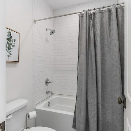 Holiday home Walk To Belmont, 12 South With Private Patio And Garage Nashville