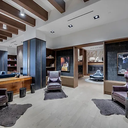 Global Luxury Downtown Apartment Nashville