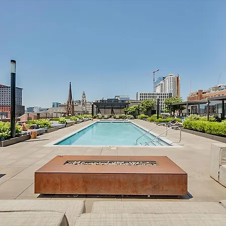 Global Luxury Downtown *