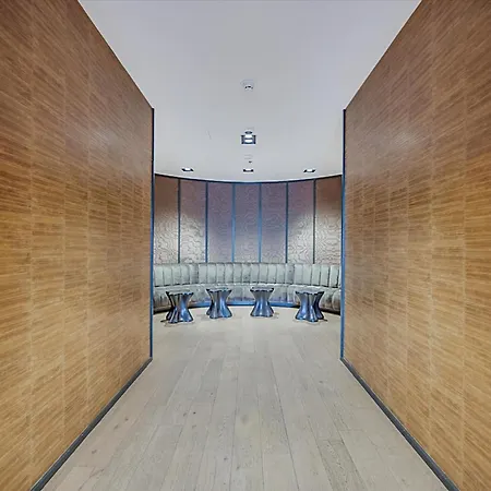 Global Luxury Downtown Apartment