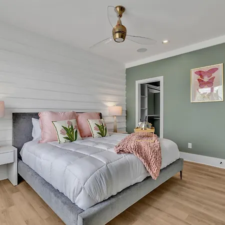 Holiday home Ensemble-4 Unit Combo-8 Mins To Broadway