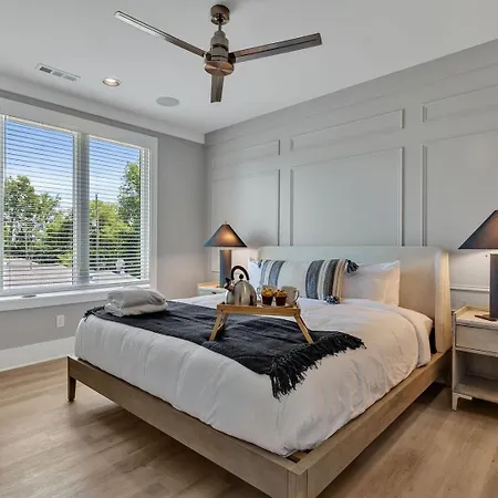Holiday home Ensemble-4 Unit Combo-8 Mins To Broadway *