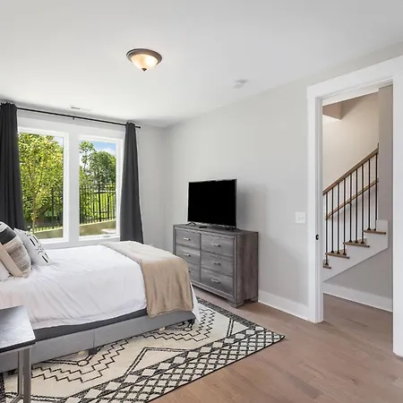 Gns Essentials - - 223 Oceola Ave #10 Nashville