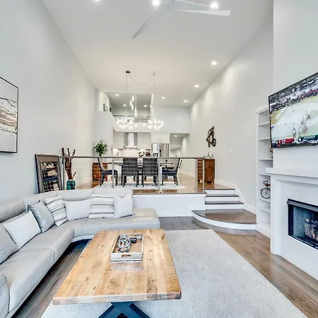 Modern - Mins To Broadway Holiday home Nashville