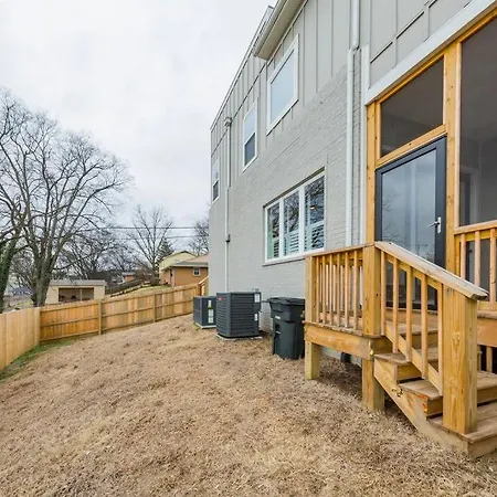 New Luxury Big House Near Gulch 4 King 4 Queen 2 Twin Holiday home Nashville