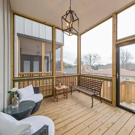 New Luxury Big House Near Gulch 4 King 4 Queen 2 Twin Holiday home