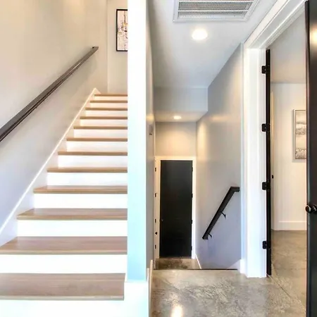 Holiday home Luxurious Morden Loft Huge Rooftop & Skyline Views Nashville
