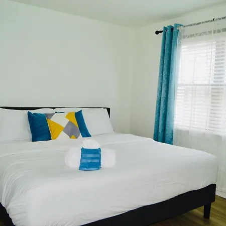 Apartment Beautiful Condo,minutes From Broadway Sleep 6! *