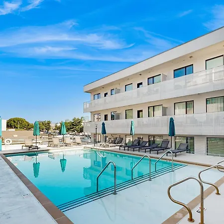 Illume 114 Apartment *