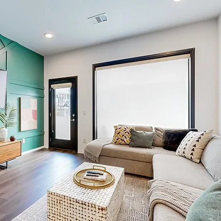 Illume 114 Apartment