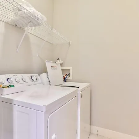Apartment Spacious 3-story West End | Free Garage Parking For 2 | Walk To Vanderbilt & Music Row Nashville