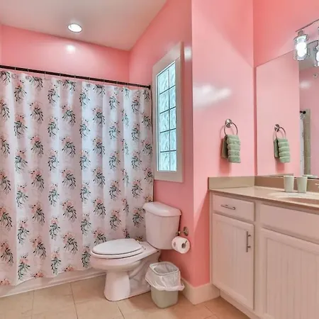 Spacious 3-story West End | Free Garage Parking For 2 | Walk To Vanderbilt & Music Row * Nashville