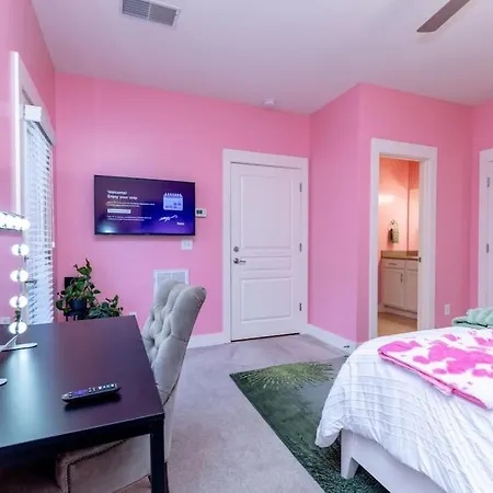 Spacious 3-story West End | Free Garage Parking For 2 | Walk To Vanderbilt & Music Row Apartment