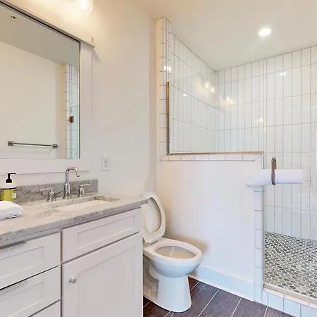 Catalyst Vanderbilt Adventure On Convent Unit 2 Holiday home Nashville