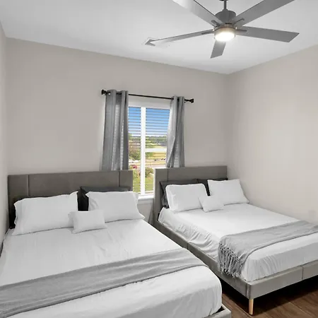 Apartment Hendrix Pool Gym Free Parking *