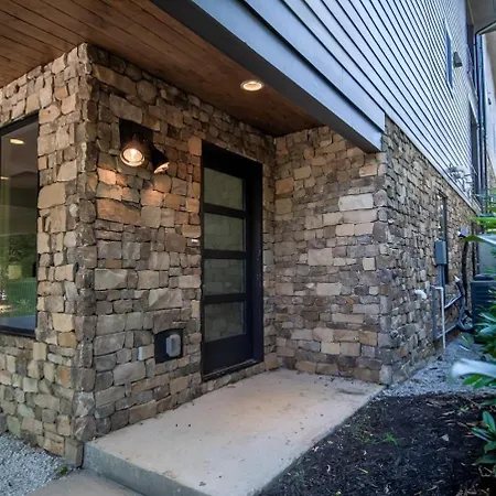 Holiday home Sojourners Haven - 2 Mi To Downtown & Broadway