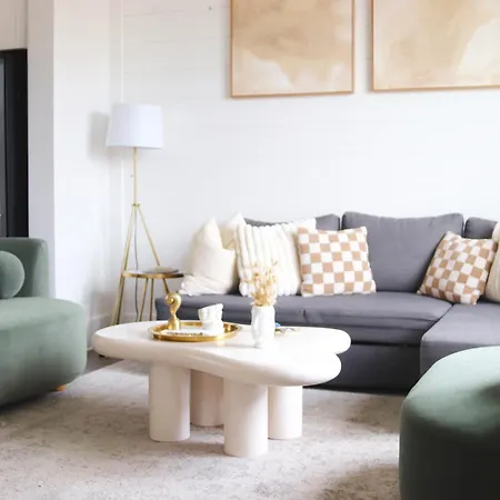 Welcome To Your East Oasis! Super Host! * Nashville
