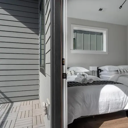 Gated W Balcony - 10 Min To Dt - Parking Spots Nashville