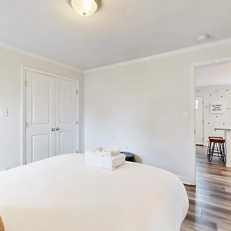 Capitol Hill Retreat A