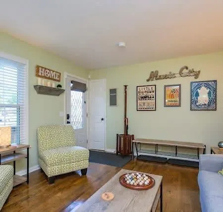 3 Bedroom Only 3 Miles From Downtown * Nashville