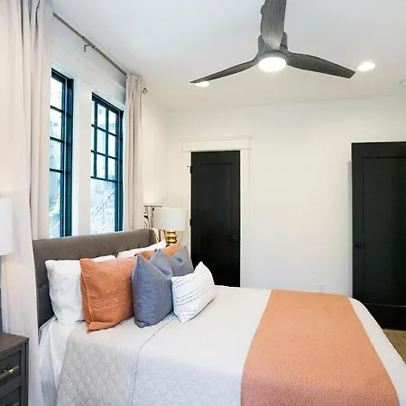 Holiday home Elegant Space Walk To Belmont & Hillsboro Village