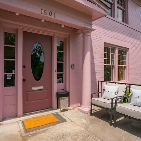 Hottub At The Pink House Walk To Coffee Food Bars *