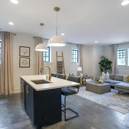 Upscale Walk To Hillsboro Village Or Belmont Nashville
