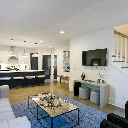 Elegant Space Walk To Belmont & Hillsboro Village *
