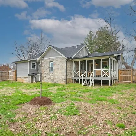 Beautiful In Donelson Close To Opryland Holiday home *