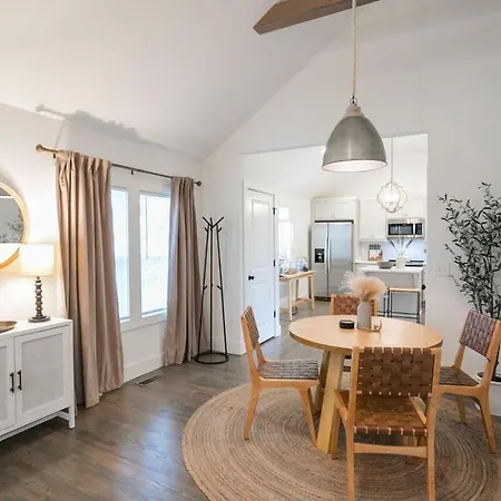 Holiday home Beautiful In Donelson Close To Opryland Nashville