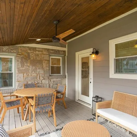 Beautiful In Donelson Close To Opryland Holiday home *