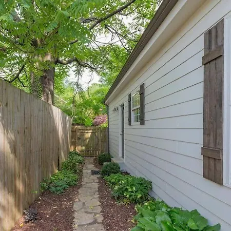 Perfect In Prime Walkable Location Holiday home Nashville