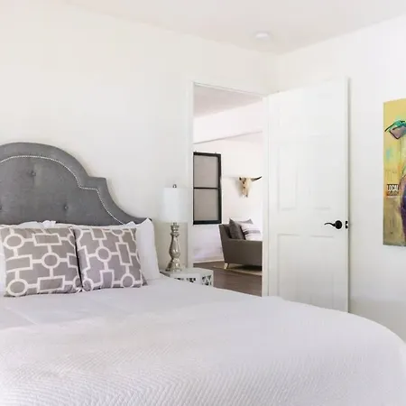 Enchanting Retreat 15 Minutes To Holiday home