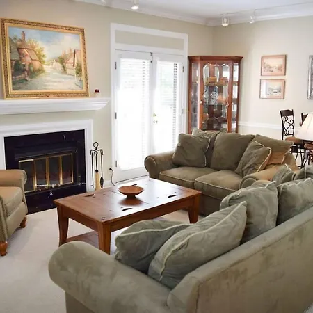Walk To Vandy & Love Circle Park Holiday home Nashville