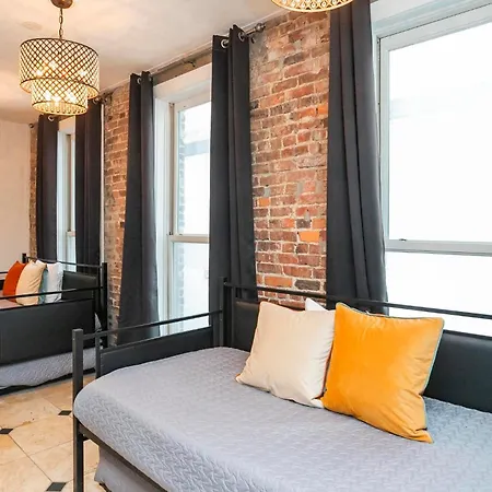 Apartment Loft Literally On Broadway Live Music & Bars *