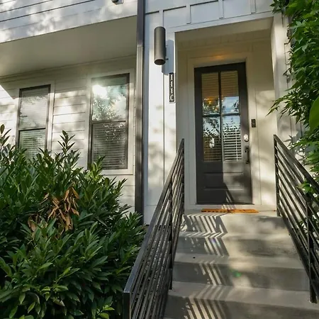 Holiday home 3 King Beds In Hip East Nash 1 Mile To Dwntn *
